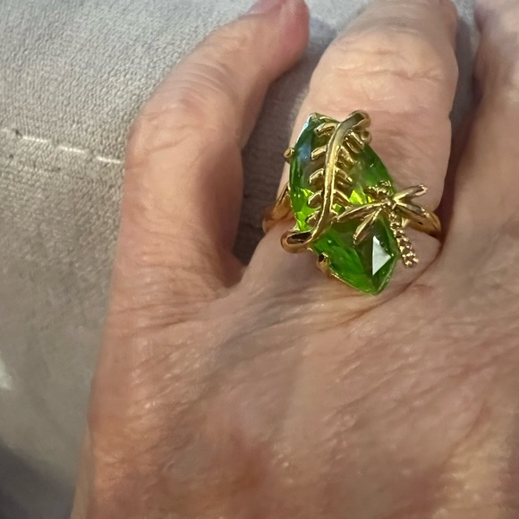 Dragonfly & Laurel Green & gold ring - Picture 10 of 11